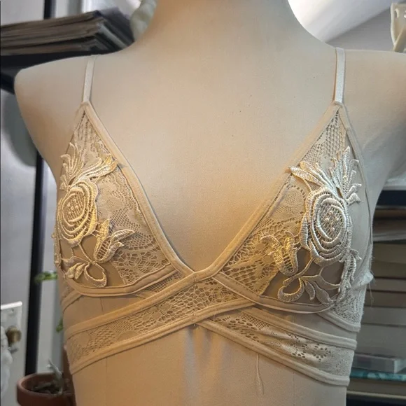 Urban Outfitters Lace Bralette - Picture 1 of 6